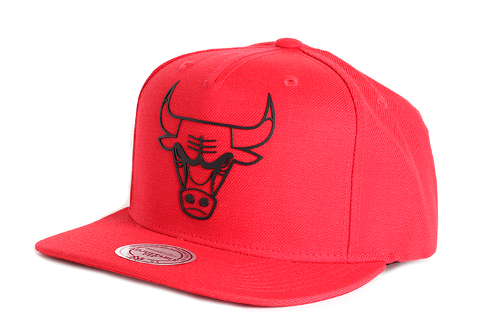 red chicago bulls snapback