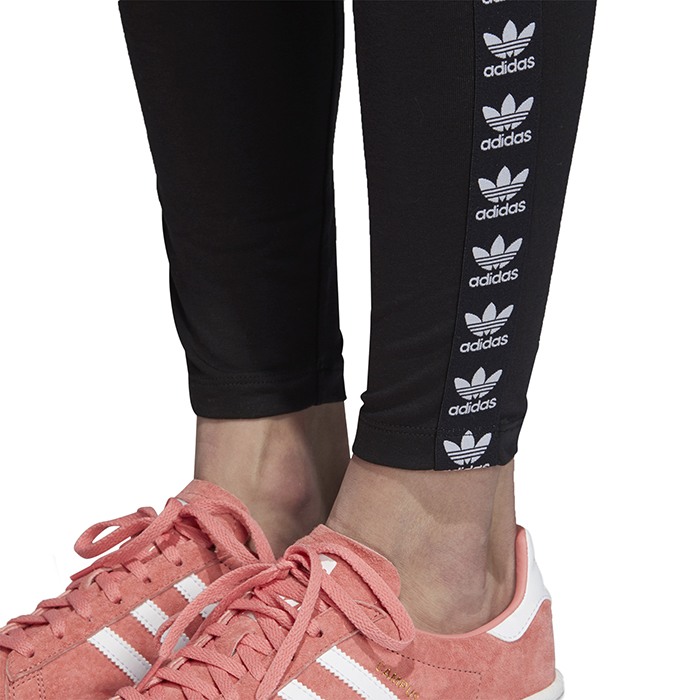 dn8406 adidas