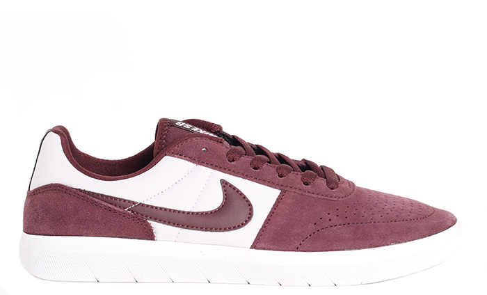 nike sb team classic white
