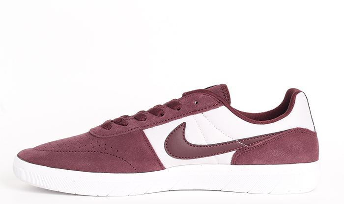 nike sb team classic white