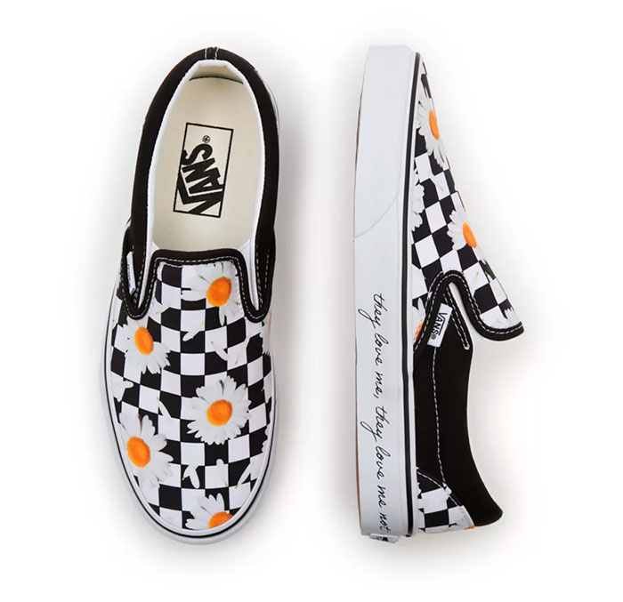 Vans Love Me/ Love Me Not Classic Slip-On (Daisy/True White) 4.0 Boys = 5.5 Women