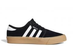 Adidas Seeley XT Core Black / Cloud White / Gum