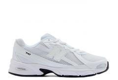 New Balance 740 NB White / Black