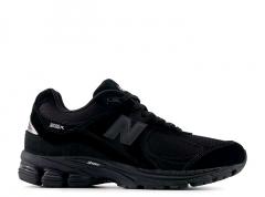 New Balance 2002R Black / Black Metallic
