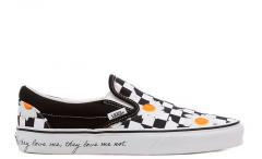 Vans Classic Slip-On Love Me / Love Me Not Daisy / True White